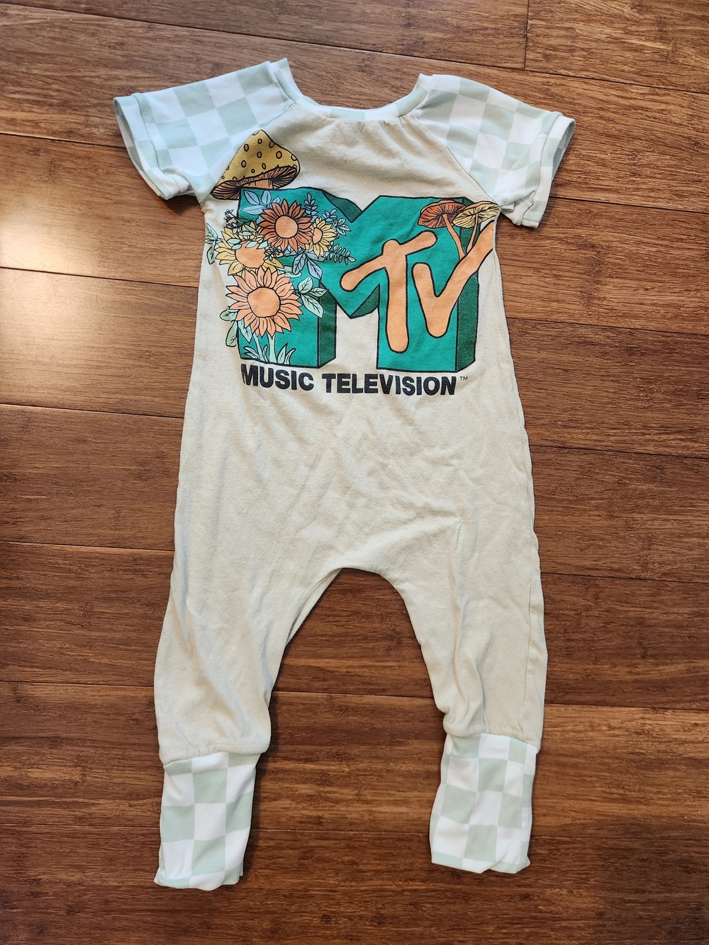MTV Graphic Baby Girl Boy Short Sleeve Pants One Piece Romper Mint & Cream, 2T